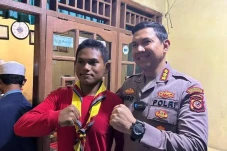 Alfin Siswa SMP Buka...