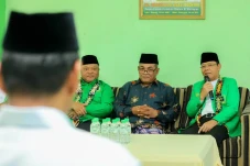 Mardiono Sowan ke Ponpes...