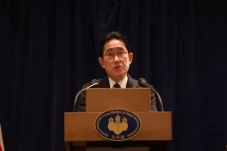 PM Jepang Berupaya Keras...