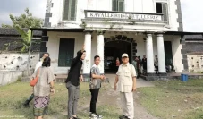 Prabowo Kunjungi Gedung...