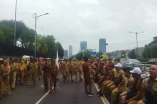 Polisi Tutup Akses ke...