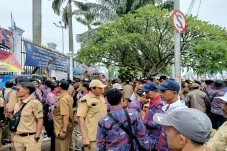 Tunggu Perwakilan, Perangkat...
