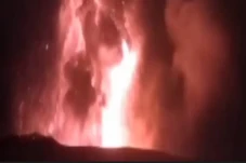 Gunung Anak Krakatau...