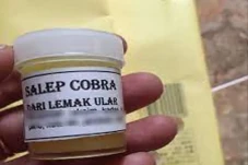 Hukum Berobat dengan...