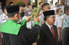 Sah, Ikhsan Resmi Jabat...
