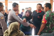 Heboh Ibu Kepala Dukuh...