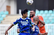 Hasil Liga 1 2022/2023:...