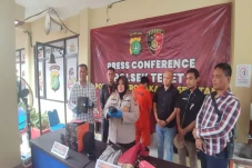 Beraksi di Mall Kota...