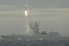 Kapal Perang Rusia Simulasikan...