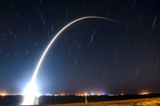 Roket Falcon 9 SpaceX...
