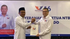 Terima SK dari HT, Khairul...