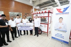 Partai Perindo Serahkan...