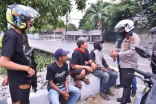 Resahkan Sopir Truk,...