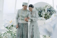 Mikha Tambayong dan...