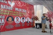 Hadiri Ibadah Natal...