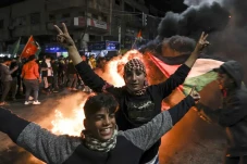 Warga Palestina Rayakan...