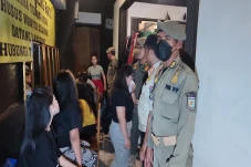 Gerebek Tempat Prostitusi...
