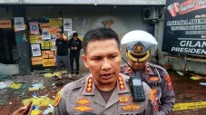 Demonstrasi Ricuh di...