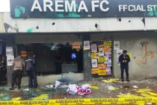 Arema FC Pertimbangkan...