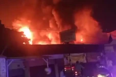 Pertokoan Depan SGC...