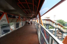 3 Skywalk Cantik di...