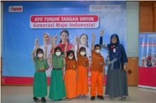 Gerakan Tunjuk Tangan...