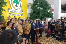 Surya Paloh Akui Bahagia...