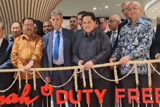Sarinah Duty Free Diresmikan,...