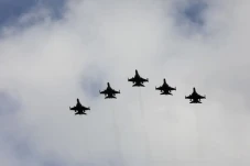 Lithuania Desak NATO...