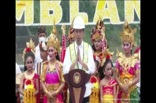 Jokowi Resmikan Bendungan...