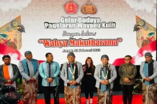Gelar Wayang Kulit,...
