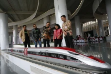 GoTo Gandeng Kereta...