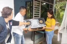 Terima Bantuan Modal...