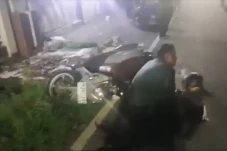 Diamuk Penghuni Kos,...