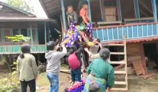 Satu Kampung Terkepung...