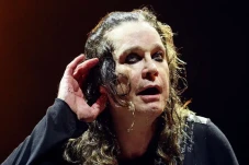 Ozzy Osbourne Raih Penghargaan...