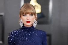 Taylor Swift Menangkan...