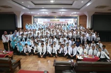 Ratusan Peserta Training...