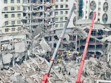 Gempa Baru 7,5 SR Guncang...