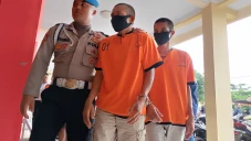 2 Pemulung Spesialis...