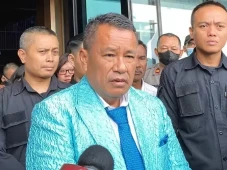 Keluarga Bayi Putus...
