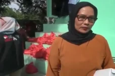 Bantuan Sembako Partai...