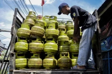 Beli Gas Elpiji 3 Kg...