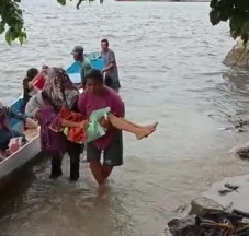Aksi Heroik Bidan Kawasan...
