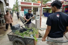 Dorong Kebersihan Lingkungan,...