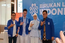 Putra Venna Melinda...