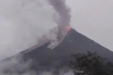 Status Gunung Karangetang...