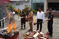 Perangi Rokok Ilegal,...