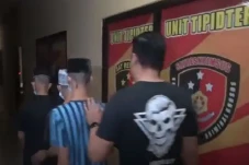Siswi SMA Diperkosa...