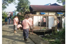 Peduli Sesama, Mak Ganjar...